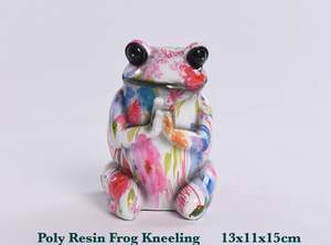 JGB - Polyresin Frog Kneeling (F)
