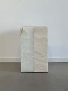 Chiara Plinth