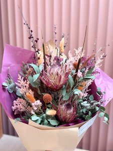 Mother's Day: Rainbow dried Vase