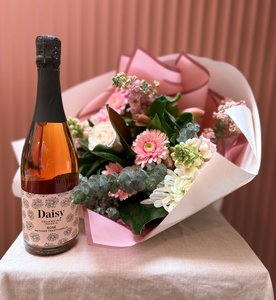 Daisy Bouquet + Wine Bundle: Mothers Day