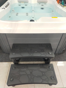 Products: Spa Steps – Black