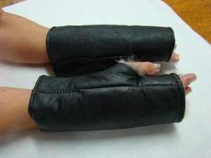 Products: Possum Fur Fingerless Mittens – Shorter thumb Envirofur