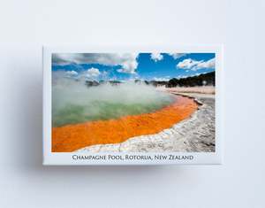 FM0049 - Post Art Magnet - Champagne Pool
