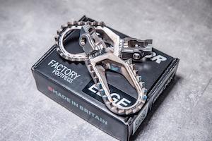 Raptor Titanium: KTM / Husqvarna 2023 Standard offset  Titanium Edge Footpegs
