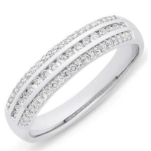9k White Gold 1/4ct Diamond Band