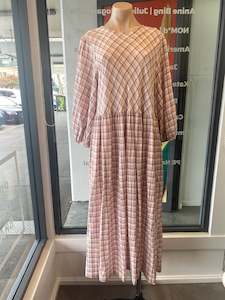 Twenty Seven Names, Dress, 10