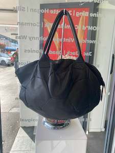 Zambesi, Bag