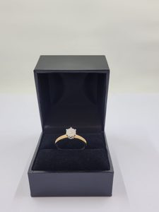 Products: Solitaire Diamond Ring