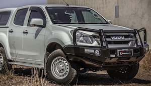 Winch Bars: JUNGLE 4X4 BULL BAR TO SUIT ISUZU D-MAX 2016-2020