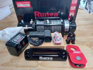 Winches: 11XP Premium 12v with Synthetic Rope - RUNVA