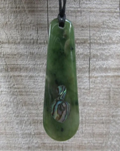 Greenstone Drop with Paua