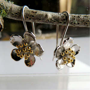 Jewellery Collection: Manuka Drop Earrings - Sterling Silver