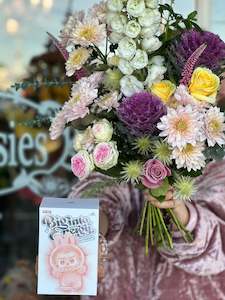 Valentines Day: Labubu Bouquet and mystery box available now