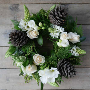 Floral Accessories: Festive Wreath