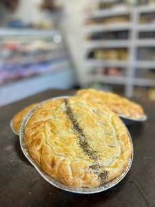 Pies: New York Cut Pepper and Steak - Family Pie (Friday Collection)