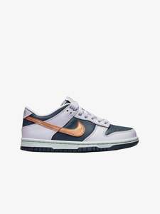 Nike: Nike Dunk Low SE Copper Swoosh (GS)