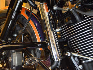 Side Covers Frame Covers Etc: Water Reservoir Cover - Chrome. Fits CVO Touring 2023up & Street Glide & Road Glide 2024up - Kodlin
