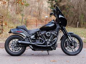 Softail 2 1: 2-into-1 Qualifier Exhaust - Black with Black End Cap. Fits Softail 2018up Non-240 Rear Tyre Models - S&S