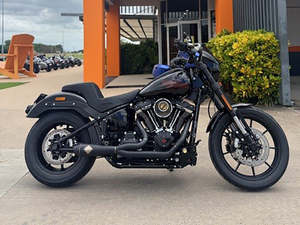 Softail 2 1: 2-into-1 LaneSplitter Exhaust - Black Onyx. Fits Softail 2018up Non-240 Rear Tyre Models. - SP Concepts Exhaust