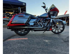 Dominator 2-into-2 Dual Exhaust - CVO Eclipse Black with Eclipse Black 4.5in. Mu&hellip;