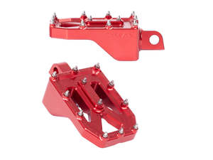 H D Male Mount Black: Aggressor Footpegs - Red. - Thrashin Supply