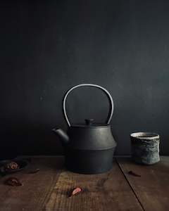 Iron: Cast Iron Kettle
