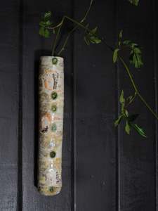 Frontpage: Wall Vase