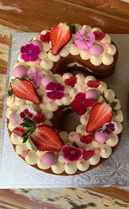 Cakes: Single Number Cake - choose flavour, icing, & more!