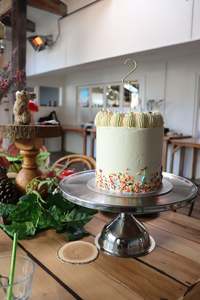 Cakes: 100's and 1000's cake