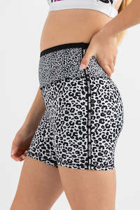 Shorts Pants: Every Turn Zodiac Workout Short