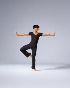 Paul Wright: Aaron Leo Mens