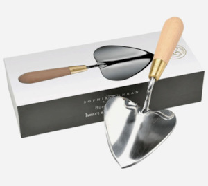 Mothers Day: Heart Shaped Trowel| Burgon & Ball Boxed