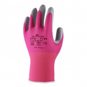 Garden Essentials: Lynn River Showa 370 Gardening Gloves