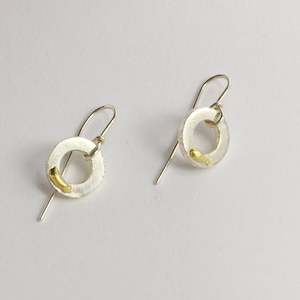 LA78: small hoop earrings with gold detail
