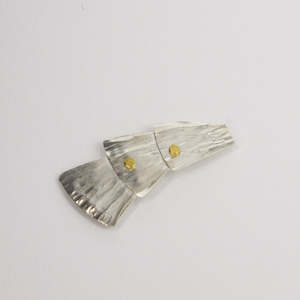 Lucia Araoz: LA122: Peel brooch
