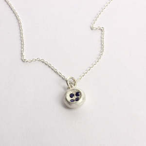 Necklaces: RMO69: Rock pool sapphire pendant