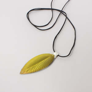 Necklaces: RB208: Pohutukawa leaf pendant