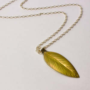 Necklaces: RB171: Pohutukawa leaf pendant