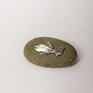 Brooches: DH289: Fish brooch