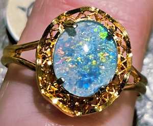 Jewellery Space: Opal Ring in Gold