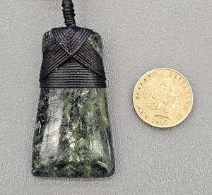NZ Pounamu Toki, medium