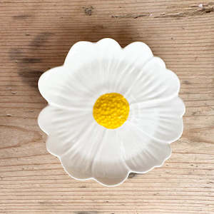 Noss And Co: Flower Trinket Dish - White with Yellow Centre