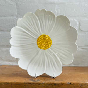 Noss And Co: White and Yellow Flower Plate