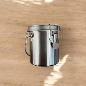 Small steel brush washer with sealing lid