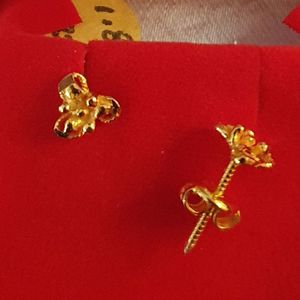 22ct Gold Earrings: GJES027-22ct Gold Earring Studs