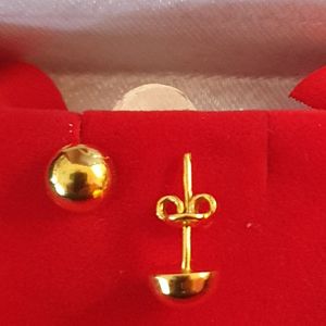 22ct Gold Earrings: GJES026-22ct Gold Plain Earring studs