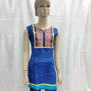 Girls: Patterned Girls Kurti