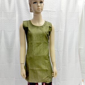 Girls: Metallic Sleeveless Girls Kurti