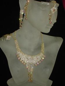 Crystally look Necklace Set