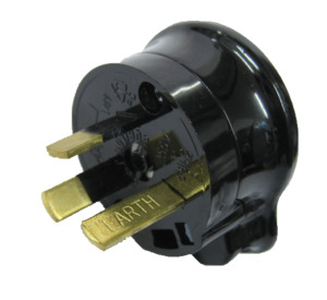 Products: 10A 3 pin side entry plug Black - PDL901